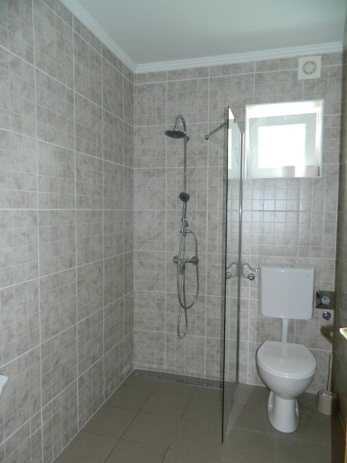 Familia-Pelso Apartmanhaz Zamardi Luaran gambar